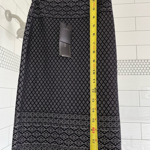 BCBG MaxAzria NWT skirt. XXS - Picture 4 of 5